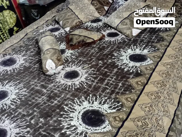 شرشف للتخت ديباج للبيع ما شاء الله حلوه ومرتب