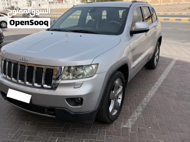 Clean Jeep Grand Cherokee Limited 2013 GCC Specs