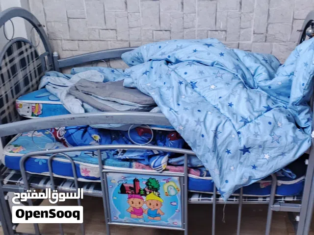 تخت اطفال بيبي من عمر يوم وبتوسع و بفتح لغاية عمر 12 سنه التخت مستعمل بحالة الوكالة