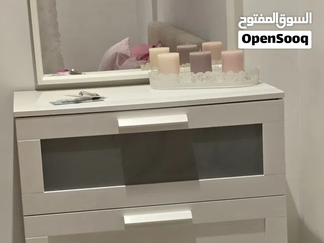 خزانه ادراج مع مراه للبيع