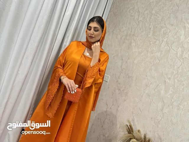 عبايات جميلة. بألوان راقية
