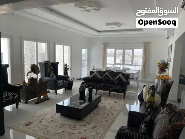 Big and Beautiful Modern VILLA FOR BIGGER FARMILY OR BED AND BREAKFAST فيلا فخمة وكبيرة