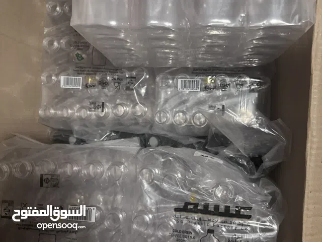 تصفية مشروع – علب بلاستيك جديدة بأكياسها الأصلية