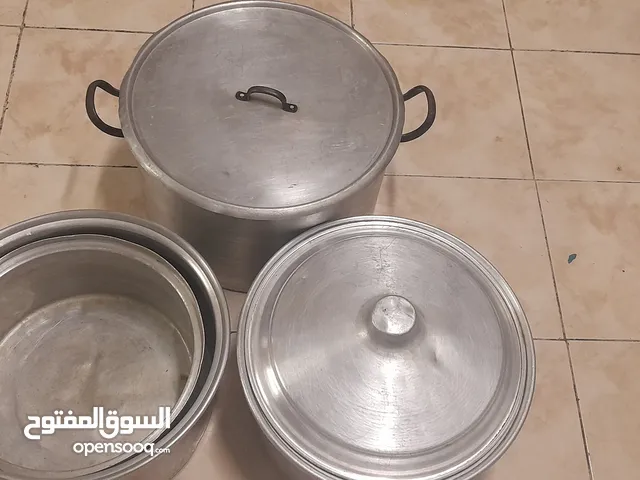 4 طناجر الألمنيوم كبيره + 1 طنجرة ظغط من. الألمنيوم للبيع