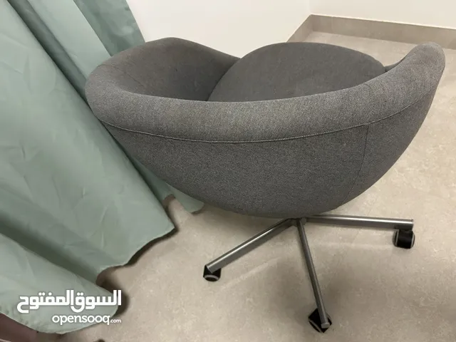 Furniture / office chair. desk اعمده ستائر و كرسي و مكتب