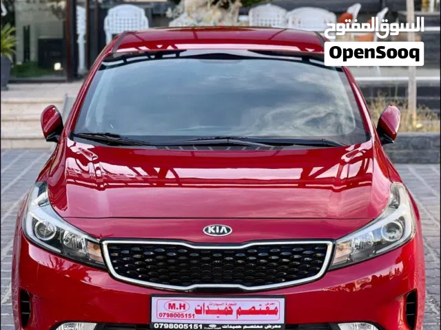 2018 كيا سيراتو Standard