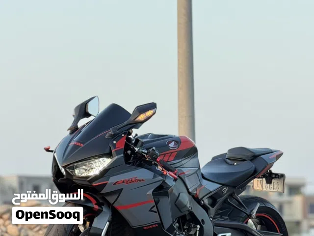 للبيع CBR1000RR موديل 2017