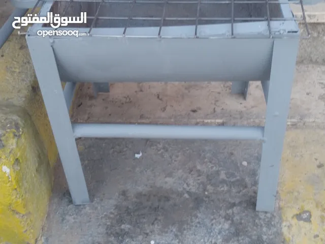 منقل شوي مع شبك