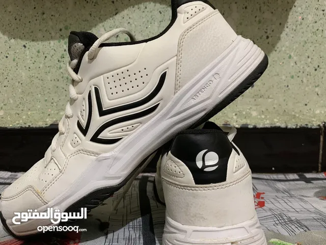 42 Sport Shoes in Relizane