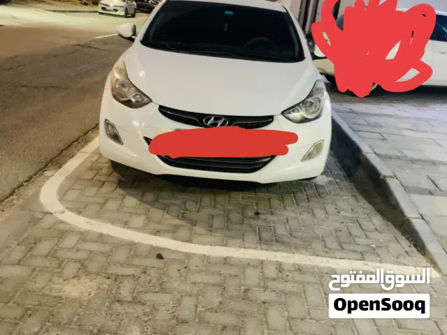 2011 هيونداي افانتي SE