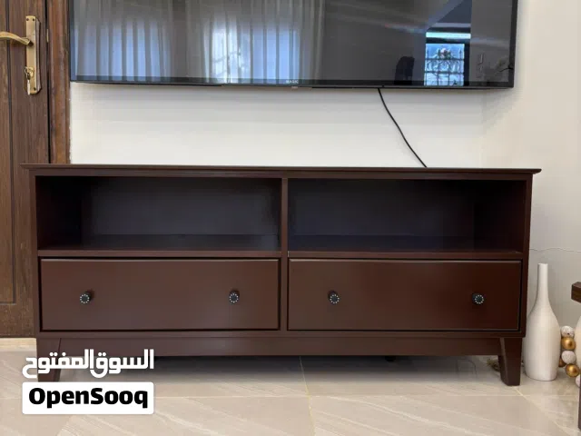 طاولة تلفزيون