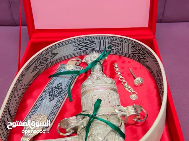 للبيع خنجر سعيدية جديدة ما مستخدمة؟؟؟