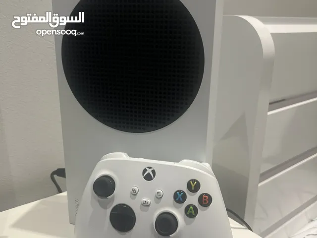Xbox series s with one white controller
