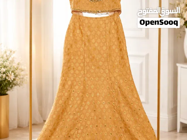 Indian dress for selling बिक्री के लिए शानदार इंडियन ड्रेस فستان هندي فاخر للبيع