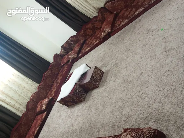 طقم فرش عربي وطقم كنب