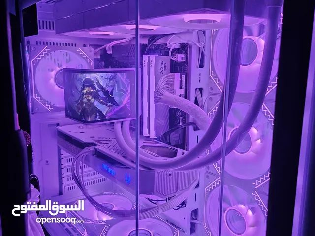 للبيع كمبيوتر جديد مع مع الكراتين
