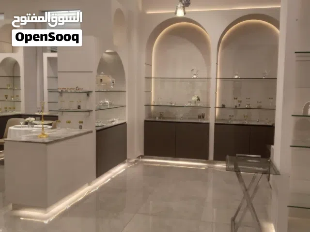 Shop Cabinets & Display Units for Sale – Like New  خزائن وعرضات محل للبيع بحالة ممتازة كالجديدة