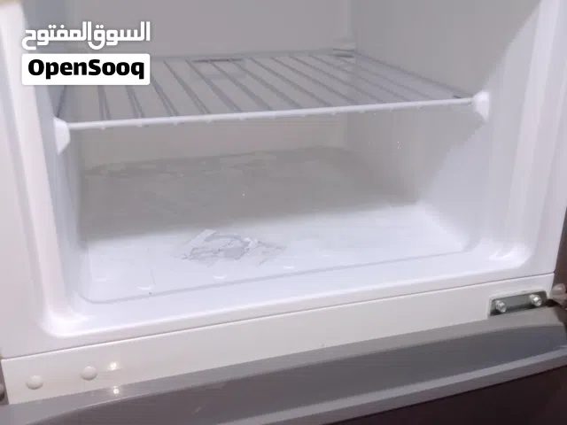سلام عليكم ثلاجه البيع جديده ستخدامه شهرين