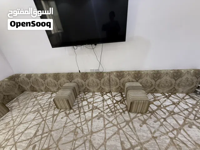 مساند ديوانيه اسفنج البغلي درجه اولى   مع كبت دلال دووه خشب  استعمال خفيف