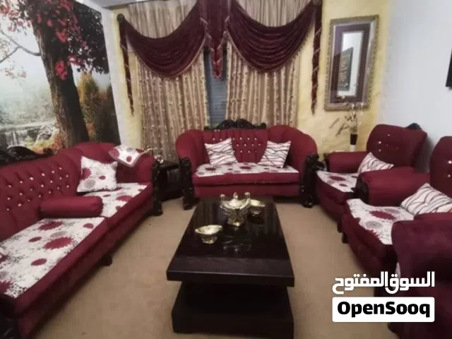 طقم كنب 7 مقاعد  مع برادي للبيع