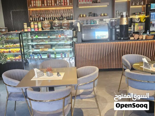 كافية ومطعم للبيع