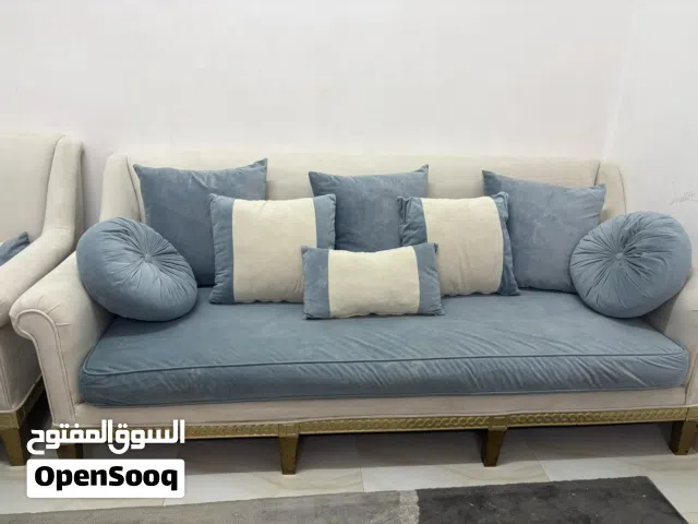 كراسي للبيع 1000 درهم قابل للتفاوض