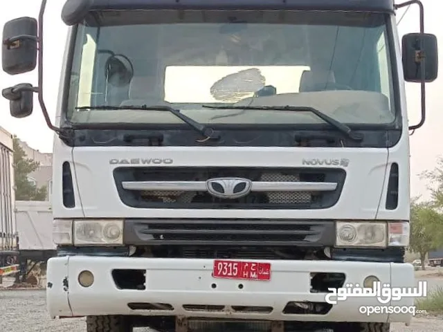(trailer head) For sale is a 2015 DAEWOO truck، للبيع رأس مقطورة شاحنة دايو 2015