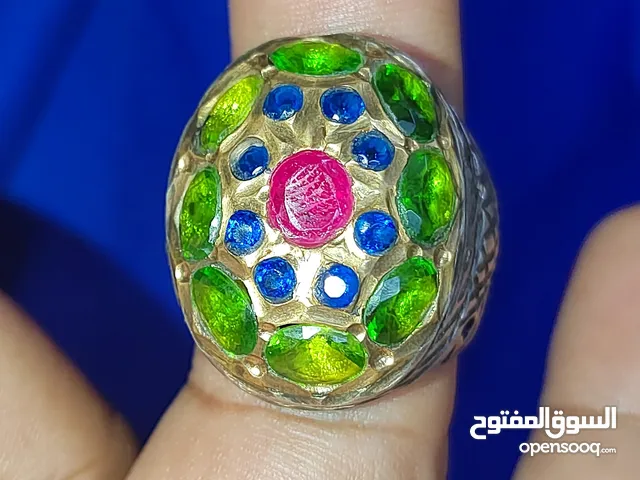 خاتم جامع زمرد مع زبرجد مع ياقوت يحتوي على هوية دخول دوليه
