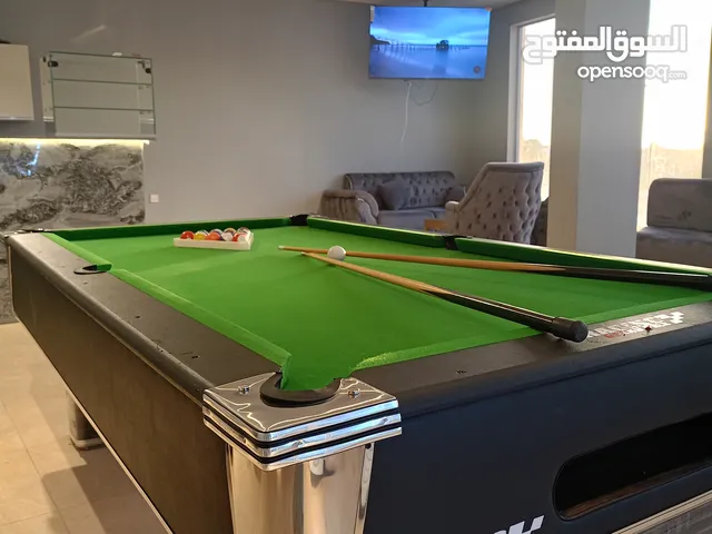 طاوله بلياردو 8 قدم شبه جديد استخدام شهر واحد