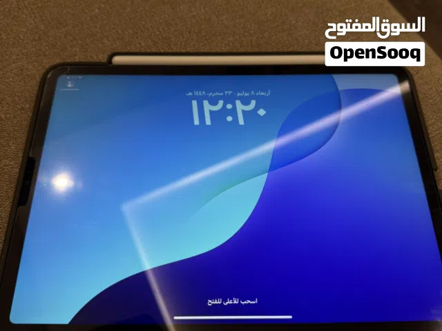 iPad Pro 11 M1 256GB نظيف جدًا مع Apple Pencil
