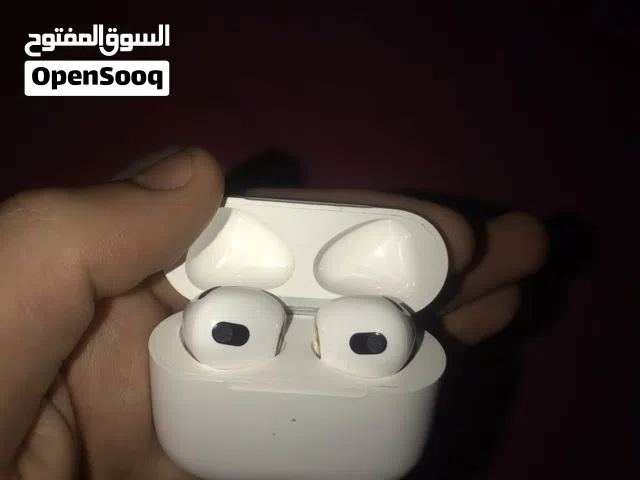للبيع سماعات Apple AirPods الجيل الثالث 2021