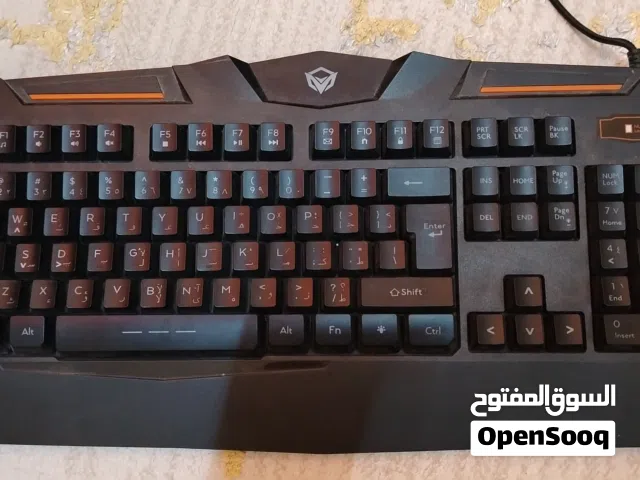 كيبورد جيمنق بحالة ممتازة جدا