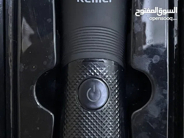 مكينة حلاقة للكل مكان فالجسم و حتى الأماكن الحساسة ، المكينه لم تستعمل إلى القليل و يأتي معها فرشاة