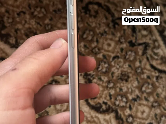 آيفون SE 2020 مستعمل بحالة ممتازة يدعم شريحة فعليه و شريحة إلكترونيه بطاريه 75 بصمه شغاله 100٪