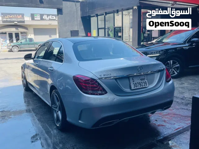 2016 مرسيدس بنز الفئة-C C 300