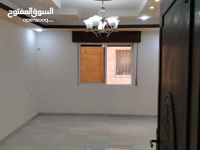 شقه فارغه للايجار سوبر ديلوكس مساحة 160 متر طابق ثاني مصعد قرب مجمع عمان الجديد