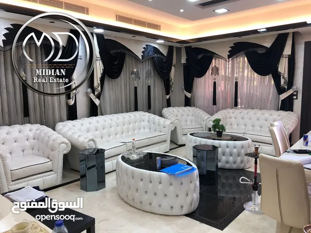 شقة ارضية للبيع دير غبار مساحة 240م مع ترس 50م تشطيبات و ديكورات فاخرة بسعر مميز جداً
