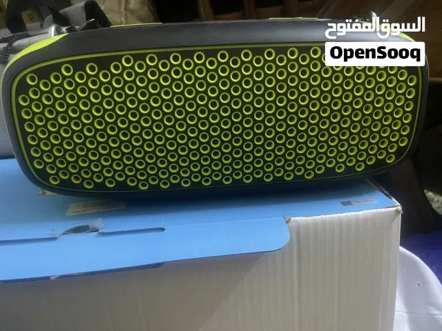 Wuwoاسبيكر  55W  حاله ممتازه معاه ميك واير ليس  البطاريه شغاله 6 ساعات  BASS قوي و متاح 3 انواع من