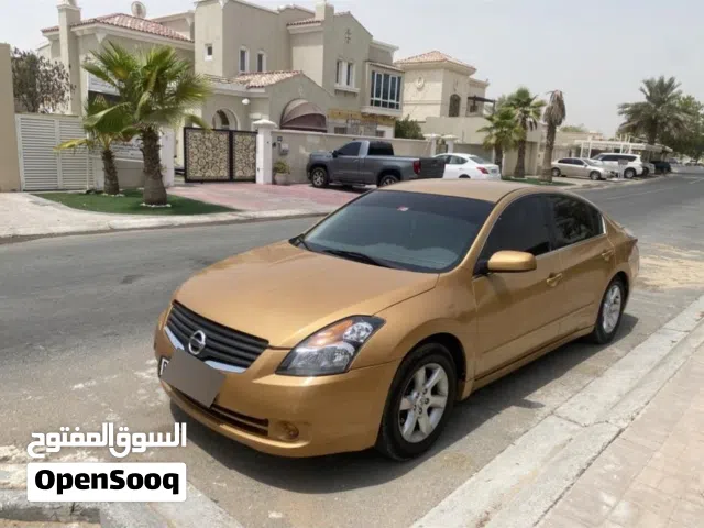 للبيع نيسان التيما ذهبي موديل 2012 بسعر 10000 درهم قابل للتفاوض