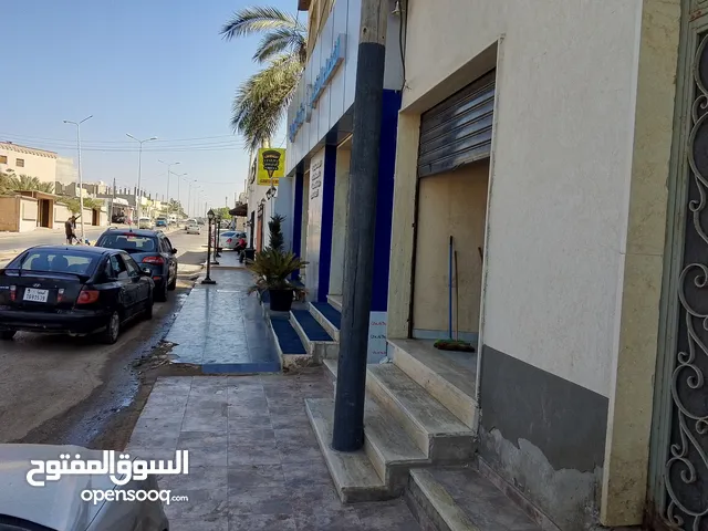 مبنى من طابقين علي الرئيسي مباشرة نهاية طريق الشط بعد منعطف الفنار في اتجاه الساحلى الحميدىة