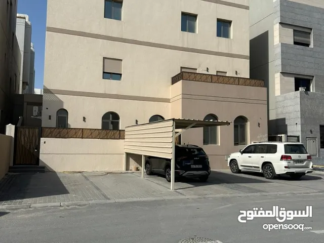 1200 m2 More than 6 bedrooms Villa for Sale in Al Ahmadi Abu Halifa