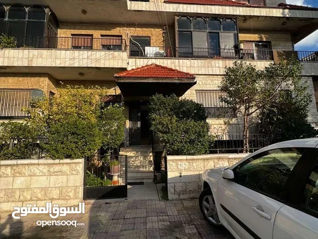 900m2 More than 6 bedrooms Villa for Sale in Amman Um Uthaiena