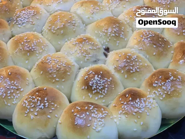 معجنات وحلويات بيتية طازجه