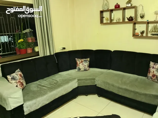 اثاث كنب ثلاجة صغيرة مكتب السعر قابل للتفاوض بشي بسيط البيع بداعي التغيير