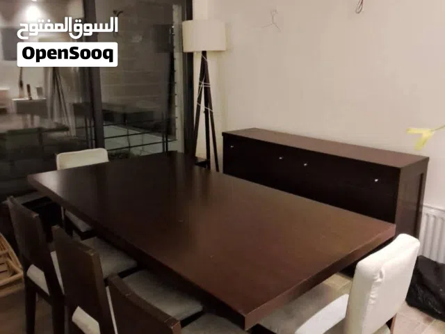 سفرة خشب تفصيل ثقيل 5 كراسي مع بنش لون الفرش mint green مع ڤاترينا للبيع 150