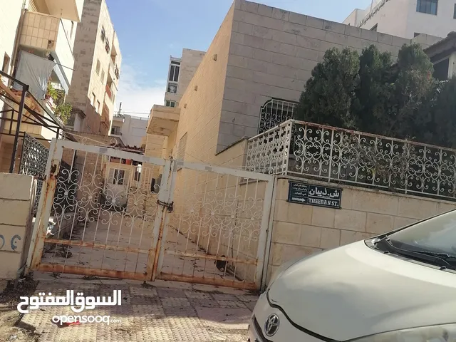 240 m2 3 Bedrooms Villa for Sale in Amman Khalda