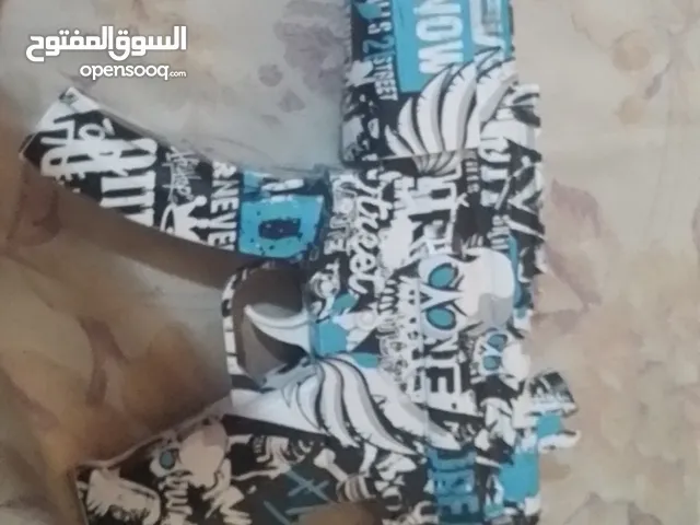 رشاش mb5 المشهور في العاب الجوال يطخ الاوربيز (كرات الجل تكبر في الماء)