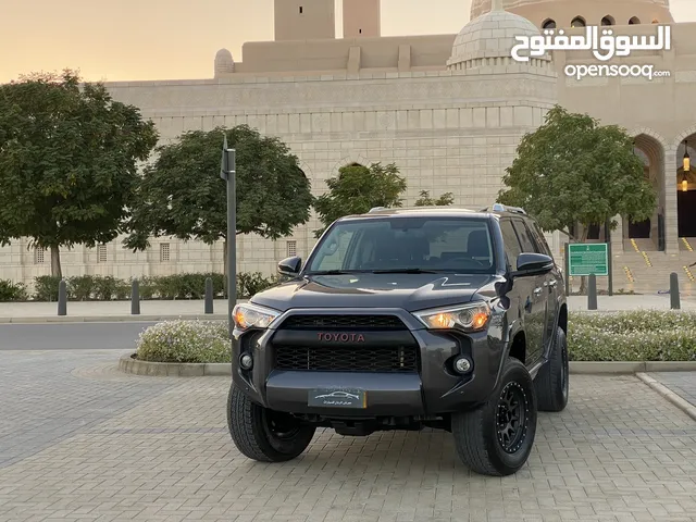 Toyota 4 Runner 2018 in Al Dakhiliya