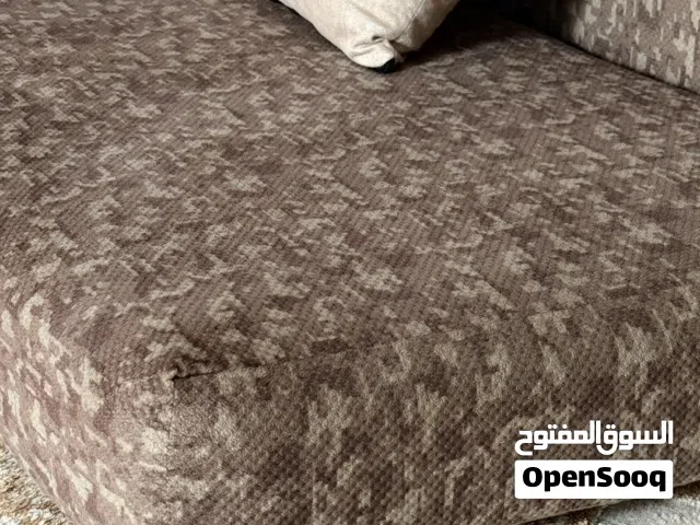 صالون للبيع