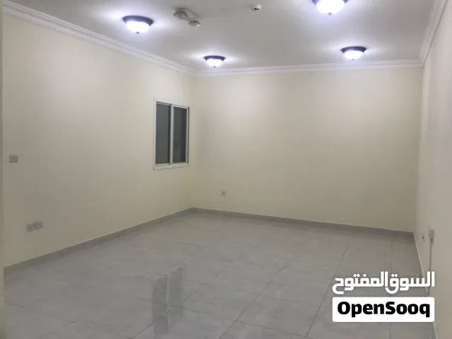 200 m2 3 Bedrooms Apartments for Rent in Doha Al Doha Al Jadeeda